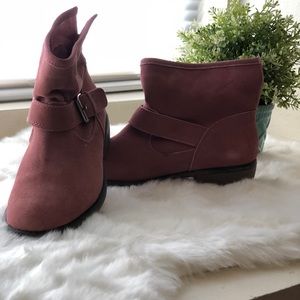 New Adorable Pink 💕 Booties NEW!! 💕 SIZE 7.5